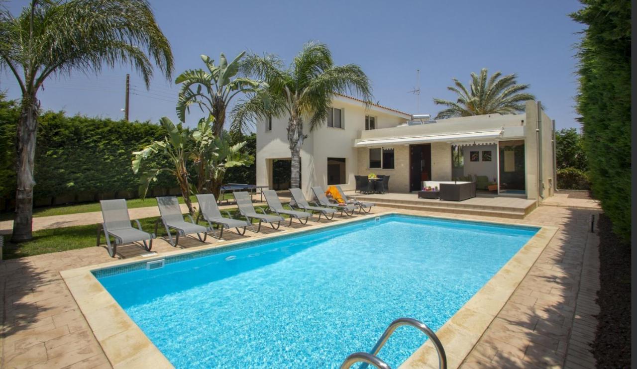 Soothing Sunset Villa With Private Pool, 200M From The Beach 皮尔瓦利亚 外观 照片