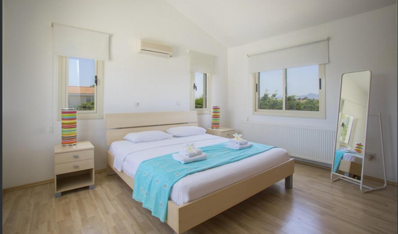 Soothing Sunset Villa With Private Pool, 200M From The Beach 皮尔瓦利亚 外观 照片