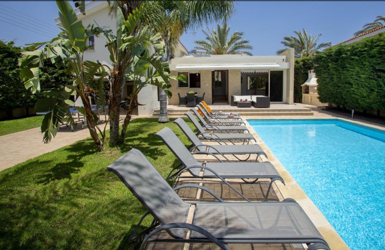 Soothing Sunset Villa With Private Pool, 200M From The Beach 皮尔瓦利亚 外观 照片